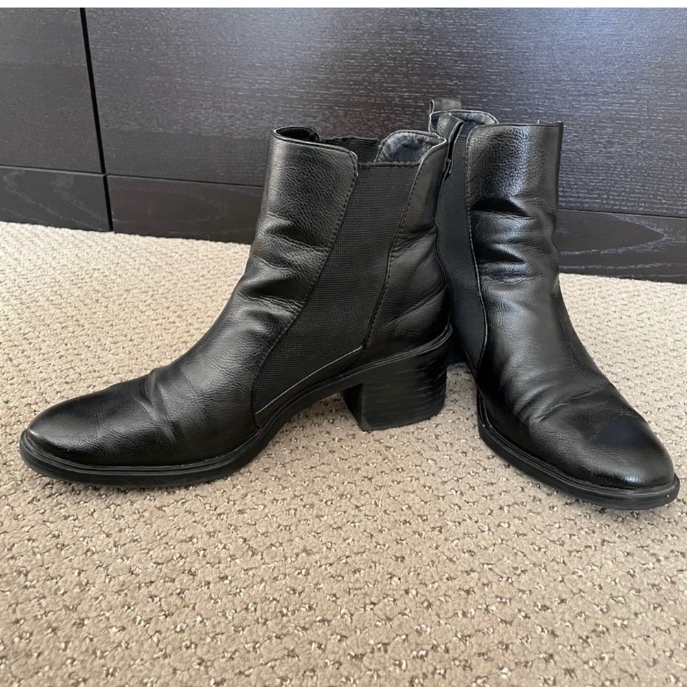 ZARA Leather Chelsea Ankle Boots